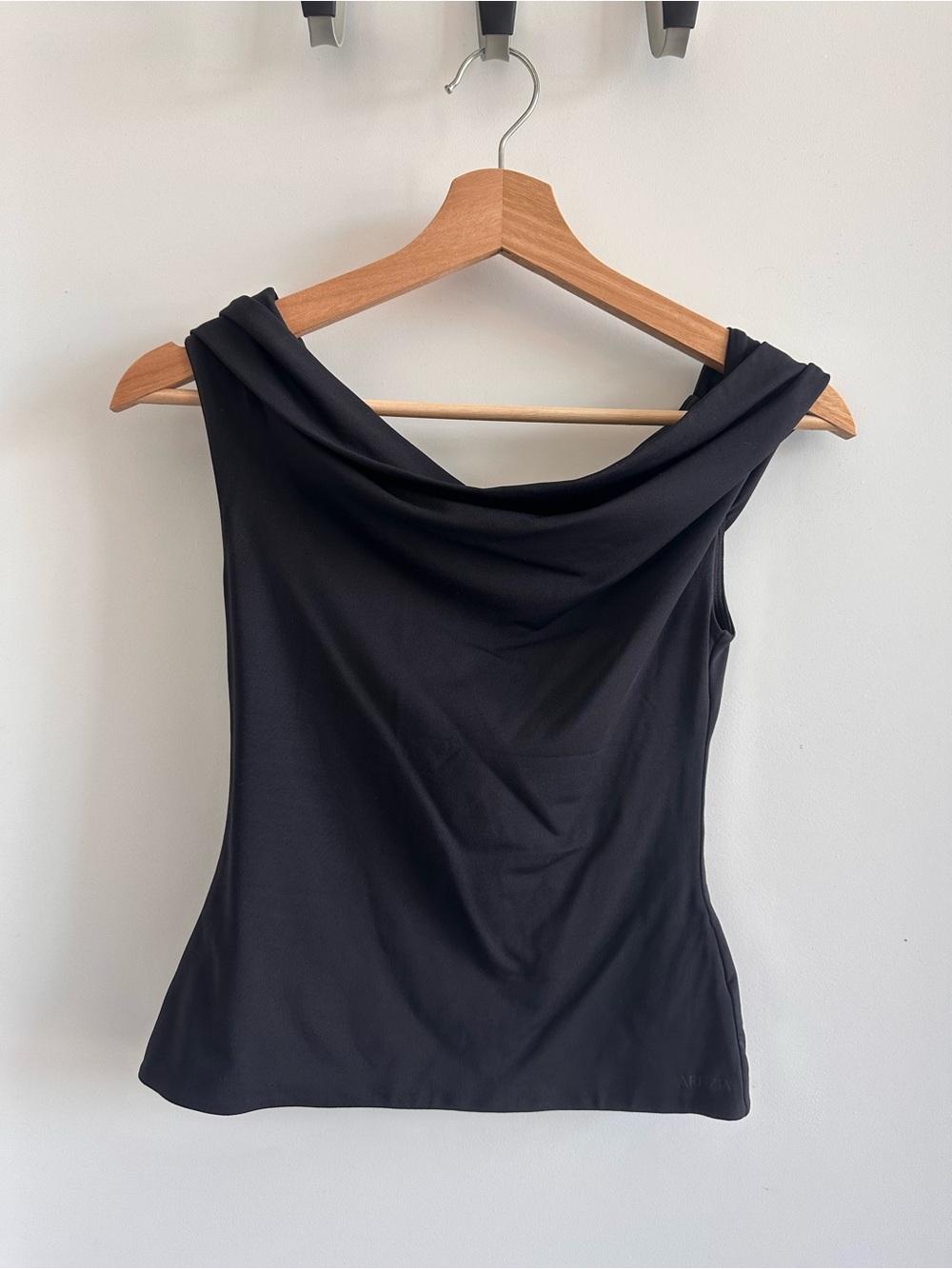 Aritzia Contour Ravish Top Black Size S